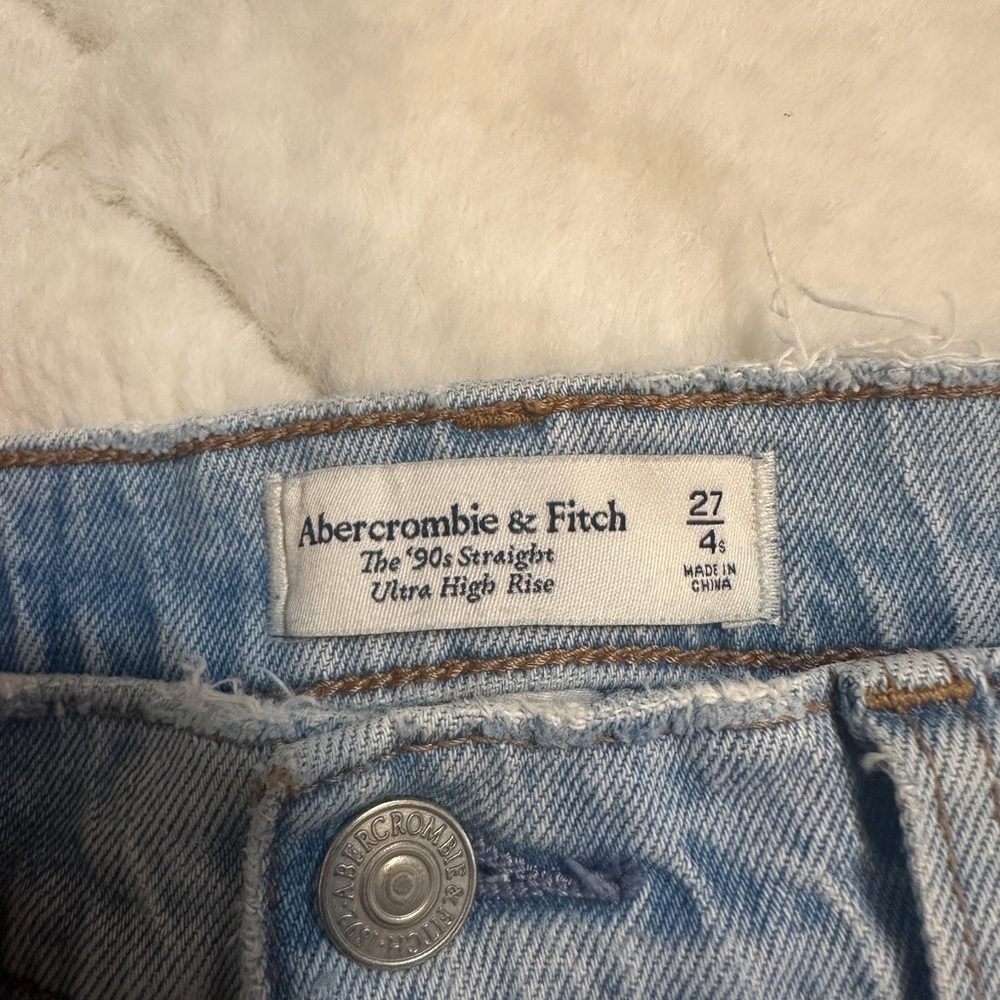 Ultra High Rise 90s Straight Jeans Short - Picture 2 of 5